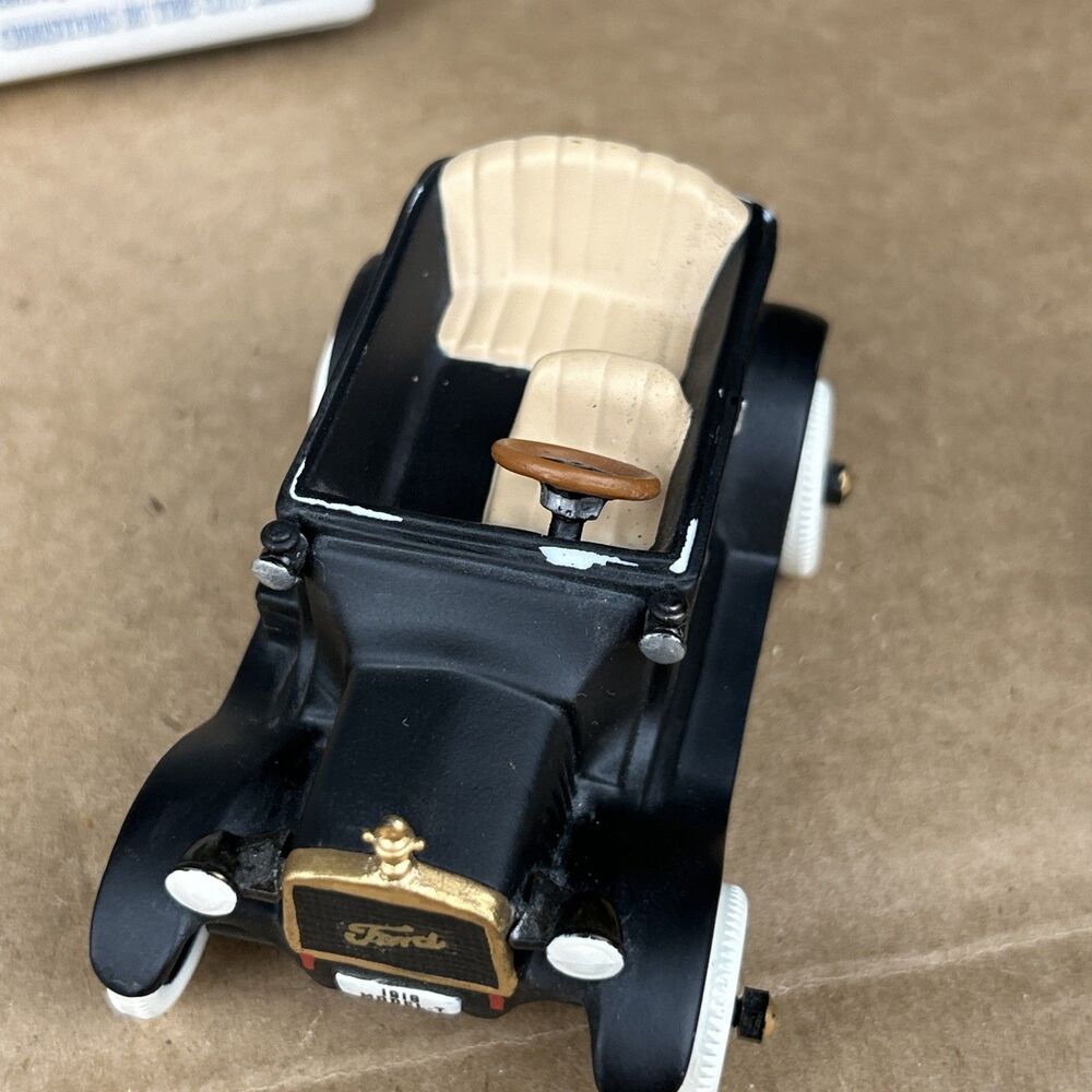 Dept 56 1919 Ford Model-T #58906 Christmas In The City 1998 - Picture 6 of 10